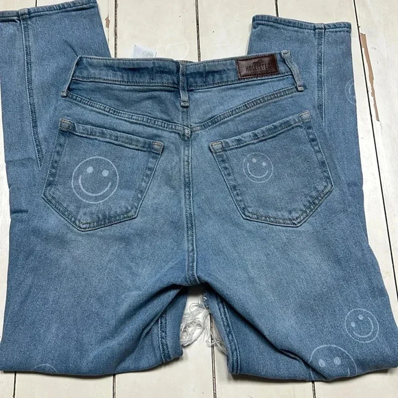 🙂Hollister Distressed Smiley Face Blue Jeans Size Waist 24 Length 27 - Picture 1 of 9